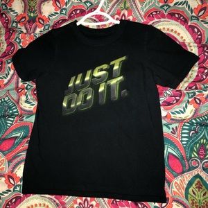 🔵PERFECT CONDITION NIKE SHIRT